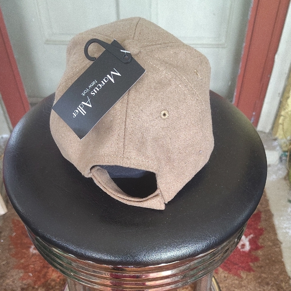 Classic Tan Men's Cap - Picture 2 of 3